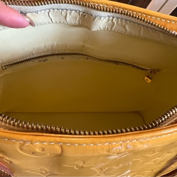 Louis Vuitton Yellow Vernis Houston Bag- Straps Replaced - Picture 7 of 10